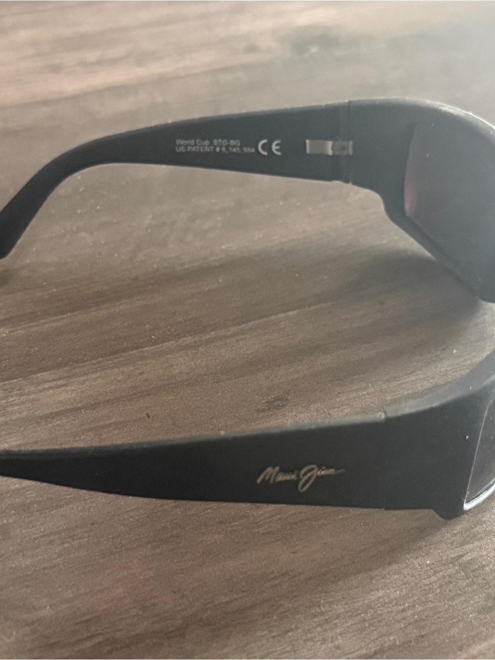 Maui Jim World Cup sunglasses matte black rubber frame and polarized grey lenses - Picture 2 of 4